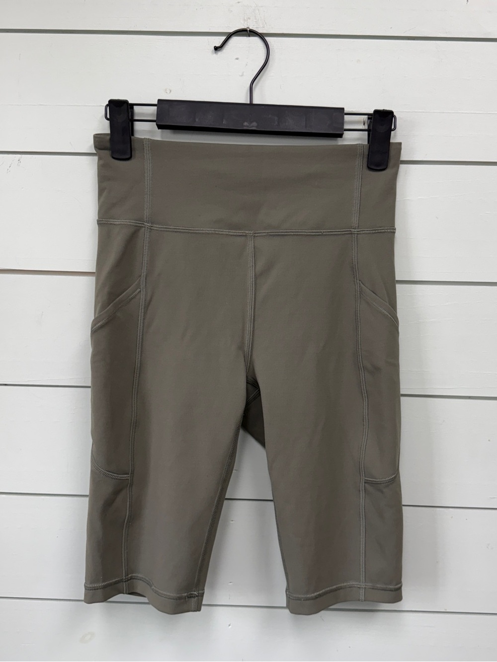 Lululemon invigorate high‎ rise shorts 10” grey sage green women’s size 4